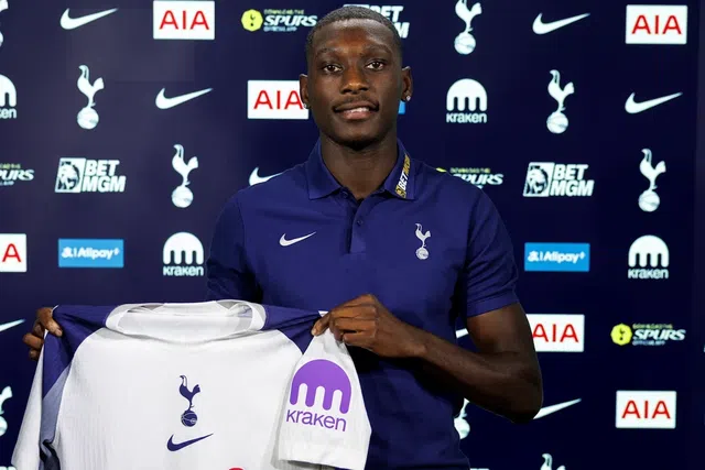 5. Tottenham: -213.5 M euros (€32.8 M recebidos e €246.3 M gastos) — Kolo Muani foi reforço (Foto: Tottenham)