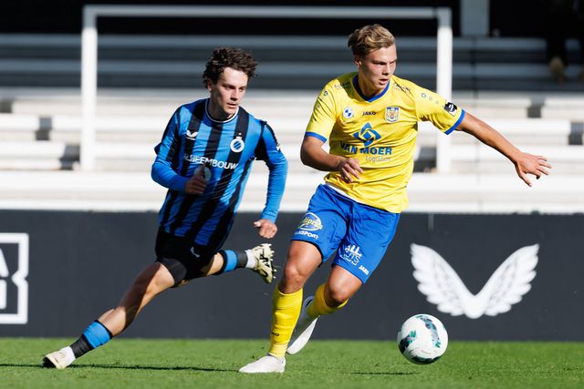 Mercado oficial: Estoril resolve situação do último excedentário