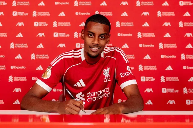 3. Liverpool: -244.4 M euros (ganhou €255.2 M e gastou €499.6 M) — entre as aquisições esteve Alexander Isak