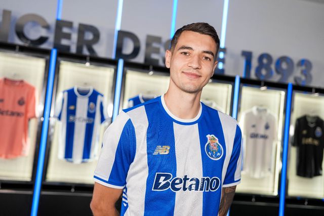 Kiwior no FC Porto: a espera, a conversa com Farioli e o amigo Bednarek