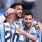 Paredes com Alexis Mac Allister e Messi