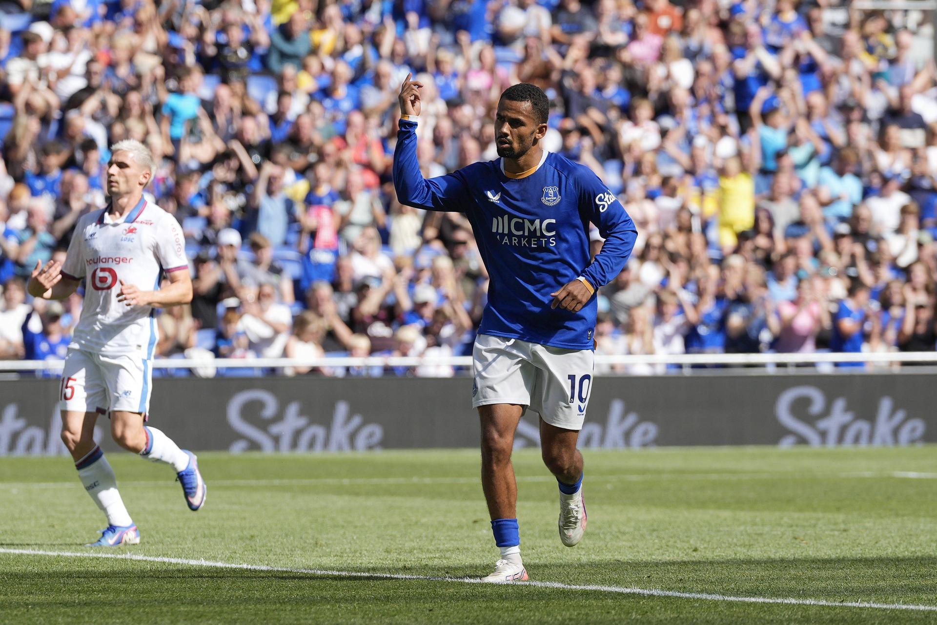 Ilman Ndiaye está a caminho do Manchester City a troco de 75 milhões de euros para o Everton. Em sentido contrário segue Grealish, de regresso, por empréstimo - Foto: Imago