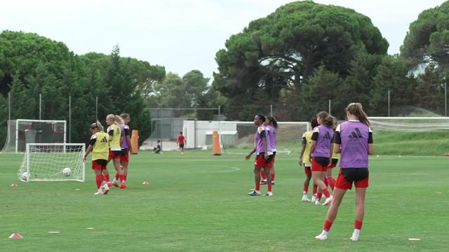 Treino da equipa feminina do Benfica a preparar embate com o FC Porto