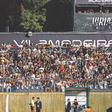 Estádio do Fontelo encheu-se para o
Académico-FC  Porto e com maioria de adeptos da 
casa, algo pouco habitual no futebol português. Foto D. R.