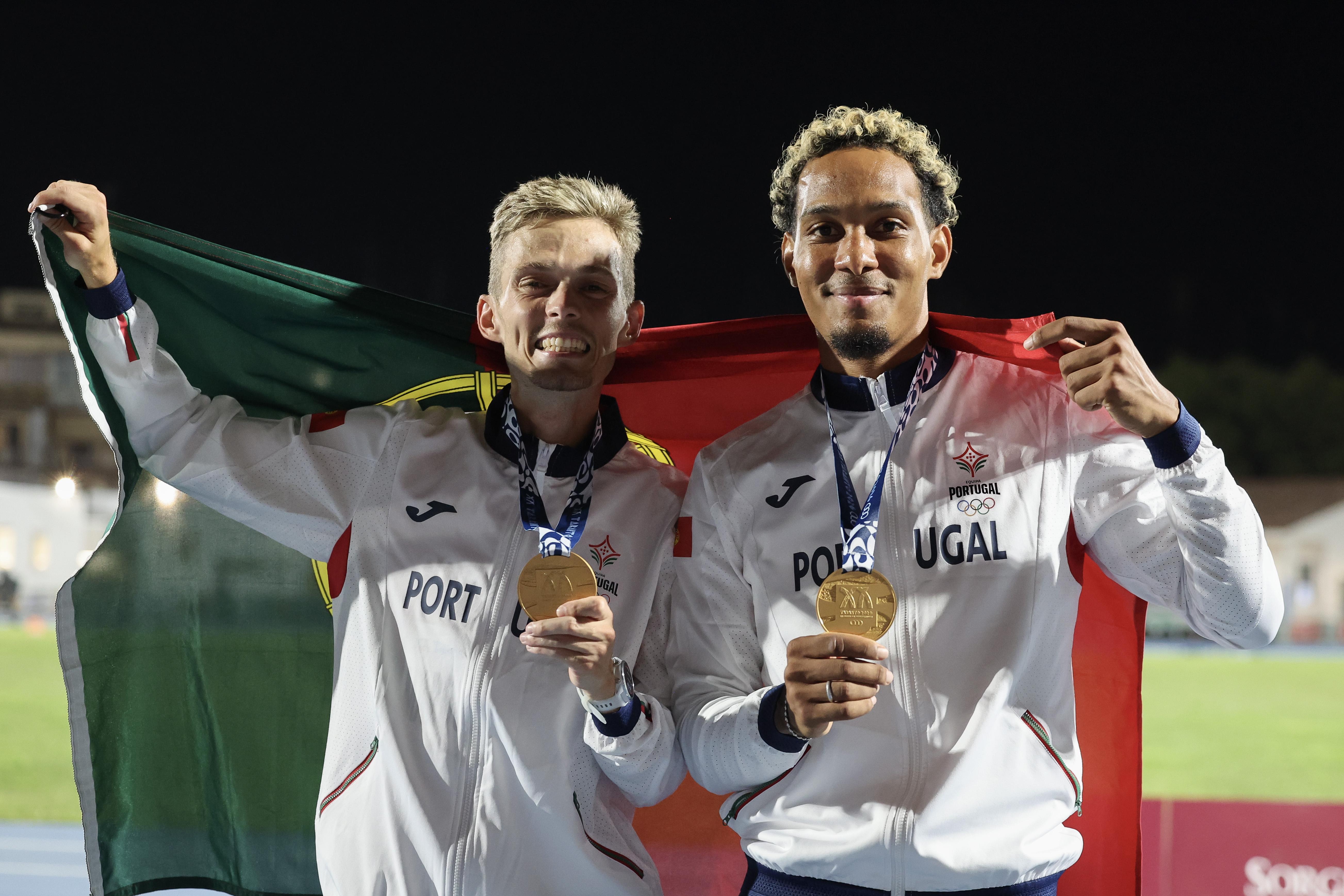 José Carlos Pinto e Omar Elkhatib celebram a conquista das medalhas de ouro em Taranto 2026