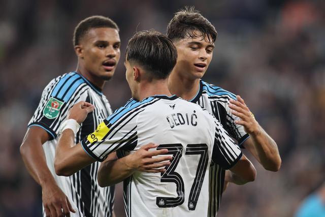 Amar Dedic assistiu o 1-0 de Elanga no Tottenham-Newcastle