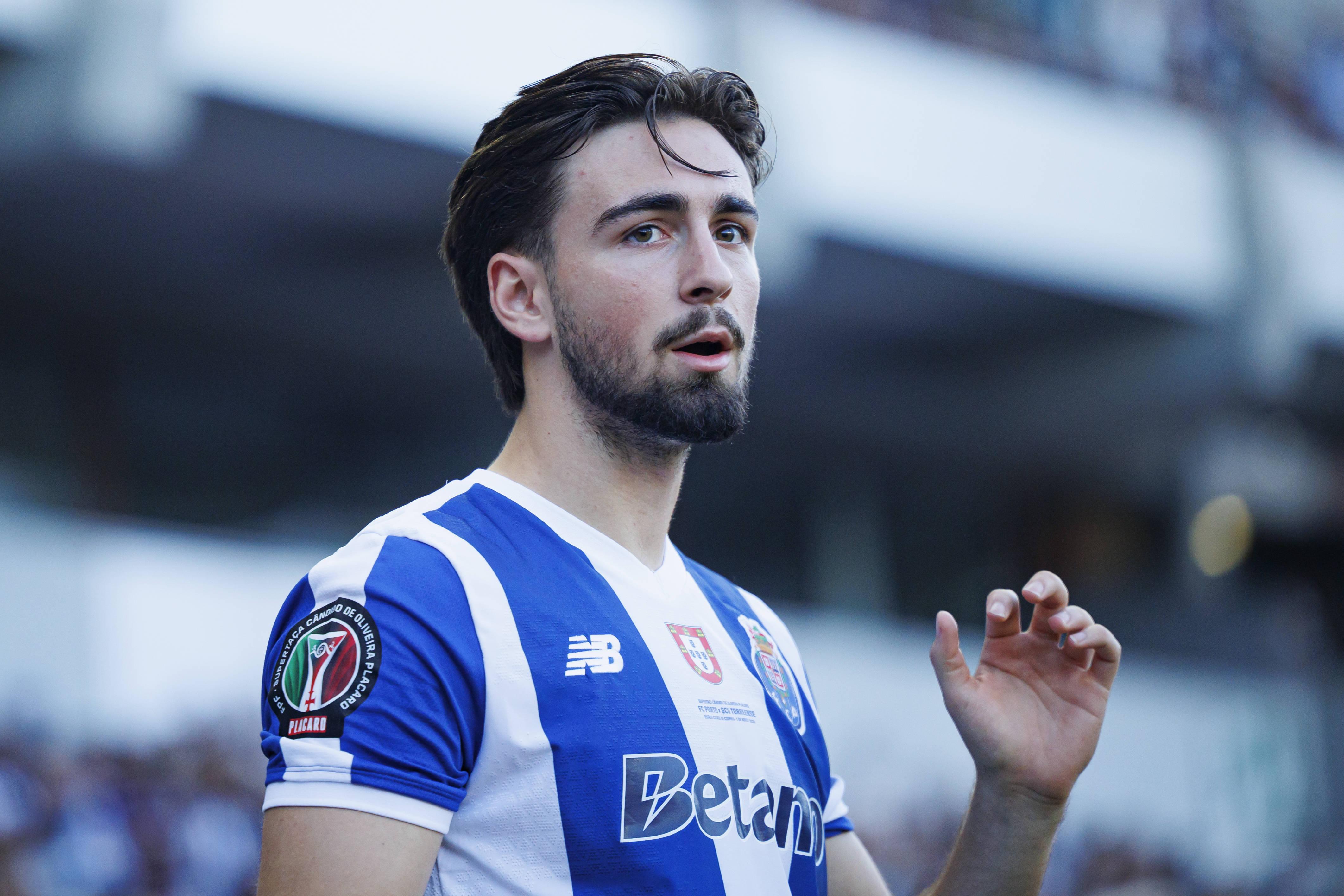Lateral-esquerdo: Martim Fernandes
