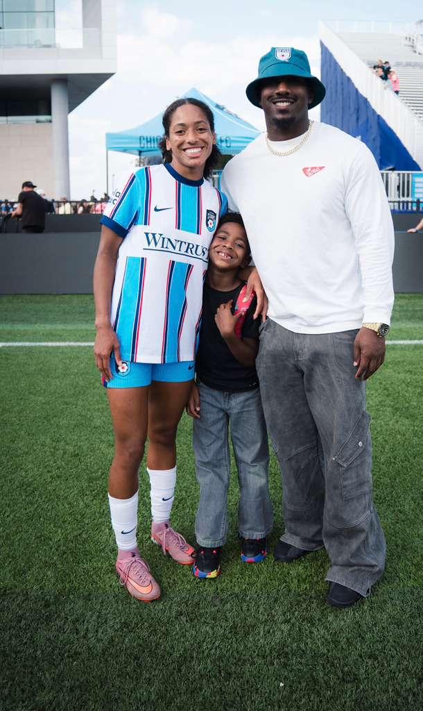 Nádia, o noivo Bryant e o filho Braxton - Foto: D.R.
