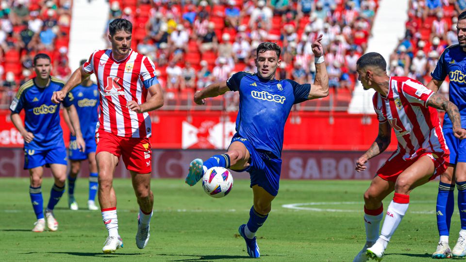 Almería desperdiça vantagem de três golos e continua sem vencer na La Liga
