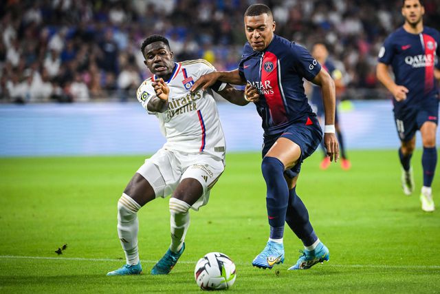 FIFA abre investigação à transferência de Nuamah para o Lyon