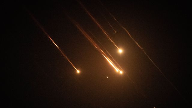 Irão ataca Israel com vaga de mísseis