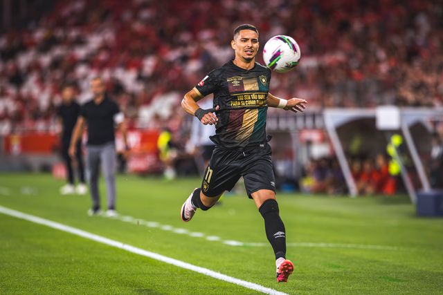 Estrela da Amadora: Gustavo Henrique nos Emirados com opção de compra de 400 mil euros