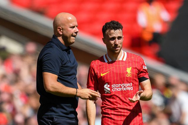 Arne Slot confirma Diogo Jota preparado para o Bolonha