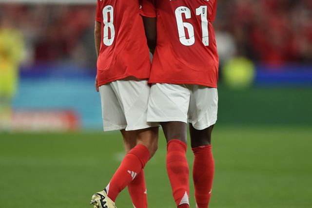 Hoje pode ver em direto na TV...