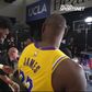 Lebron babado com o filho no media day dos Lakers