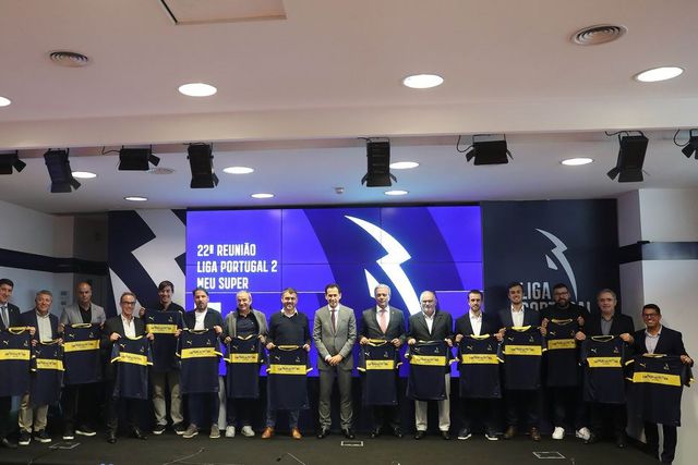 Clubes da Liga 2 juntam-se a Pedro Proença para discutir os desafios do futebol português