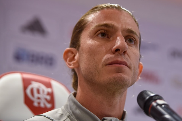 Filipe Luís apresentado no Flamengo: «Não me quero comparar com nenhum dos trabalhos anteriores»