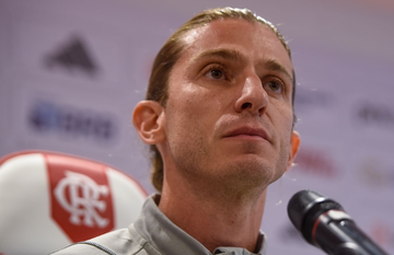 Filipe Luís apresentado no Flamengo: «Não me quero comparar com nenhum dos trabalhos anteriores»