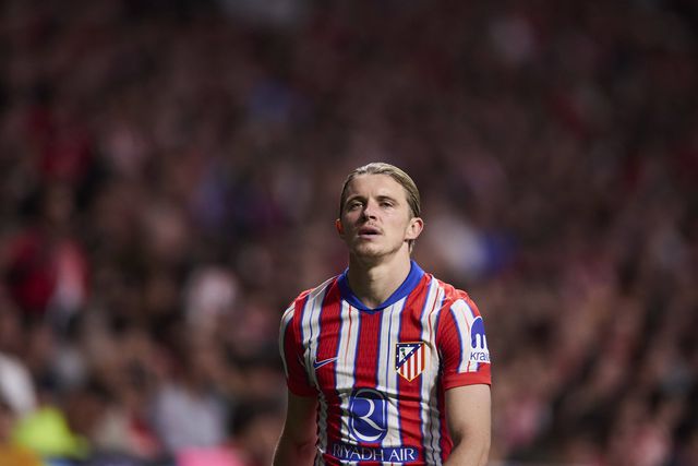 Amorim tentou contratar médio no fim do mercado mas levou nega