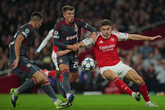 Arsenal viu-se grego para bater portugueses do Olympiakos