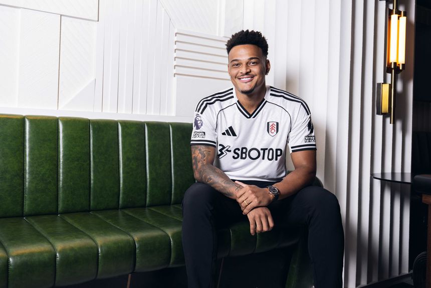 Rodrigo Muniz feliz por renovar com o Fulham