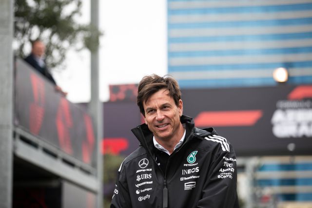 Toto Wolff comenta negociações com Verstappen no verão