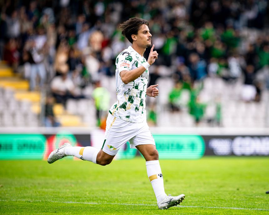 Benny estreou-se a marcar esta época diante do Casa Pia