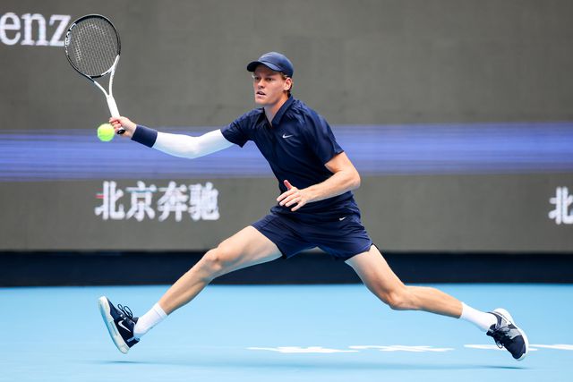 Sinner não dá hipóteses e conquista terceiro título da temporada