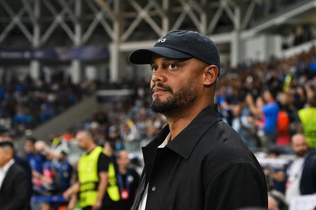Vincent Kompany iguala feito de antigo treinador do Benfica