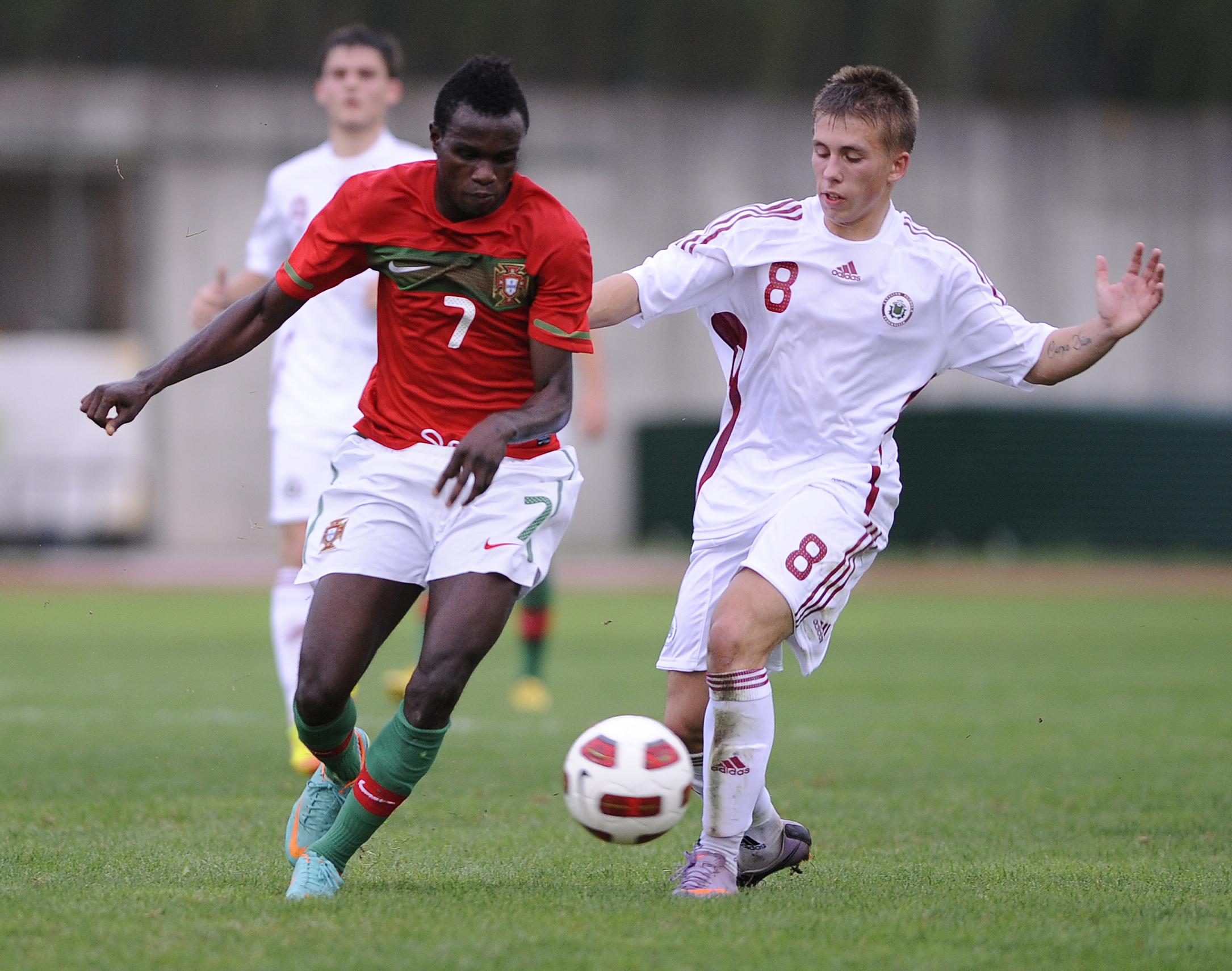 Bruma - Portugal-Luxemburgo (3-0), qualificação Mundial 2014, 15/10/2013 - Foto: ASF (imagem de um jogo ao serviço dos sub-19 em que também usou a 7