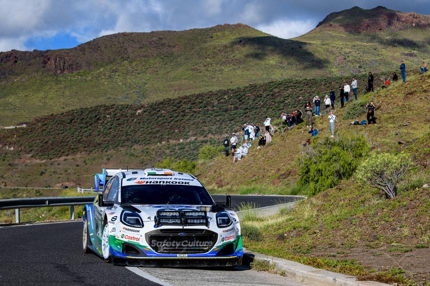 Jon Armstrong ao volante de um Ford Puma Rally da M-Sport em 2026