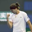 Alexander Zverev celebra a vitória frente ao britânico Cameron Norre, em Pequim       Fotografia Imago