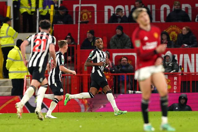 Nova humilhação: Manchester United atropelado e eliminado pelo Newcastle em Old Trafford