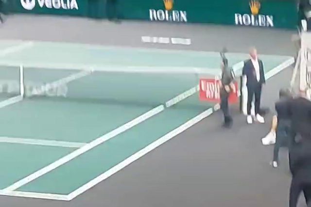 O gesto obsceno de Medvedev para o público francês