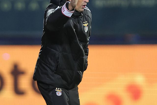 Os três centrais do Benfica: experiência, viragem ou fuga para a frente de Schmidt?