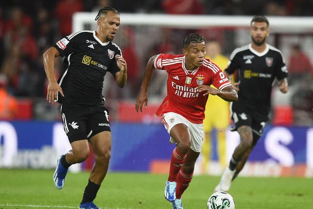 Benfica: Neres vai ser operado