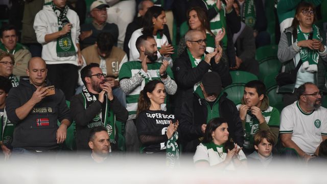 Rúben Amorim aplaudido de pé em Alvalade