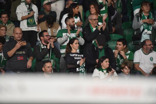 Rúben Amorim aplaudido de pé em Alvalade