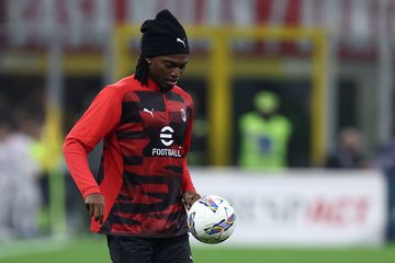 Paulo Fonseca mantém Rafael Leão no banco de suplentes diante do Monza