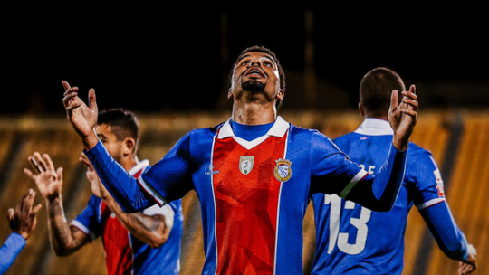 Liga 2: Alverca estreia-se a vencer em casa e ultrapassa Feirense