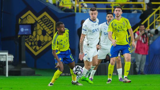 Al Nassr e Al Hilal empatam no clássico saudita