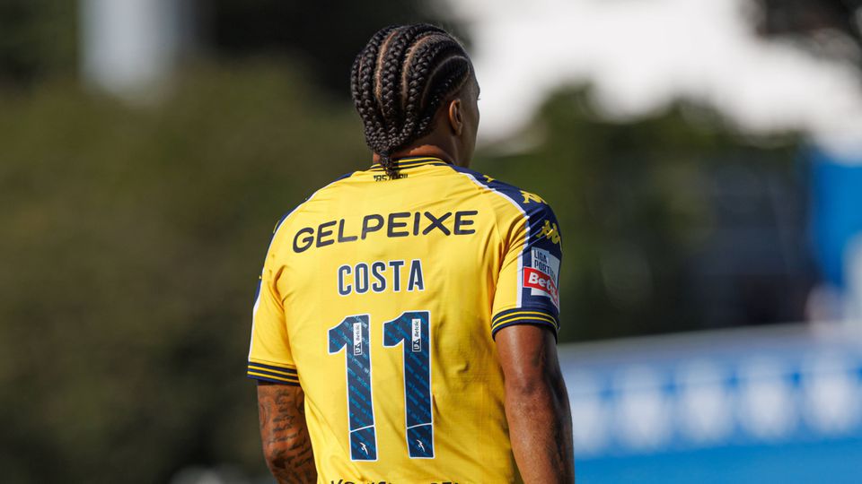 Estoril: Hélder Costa ainda falha o Dragão