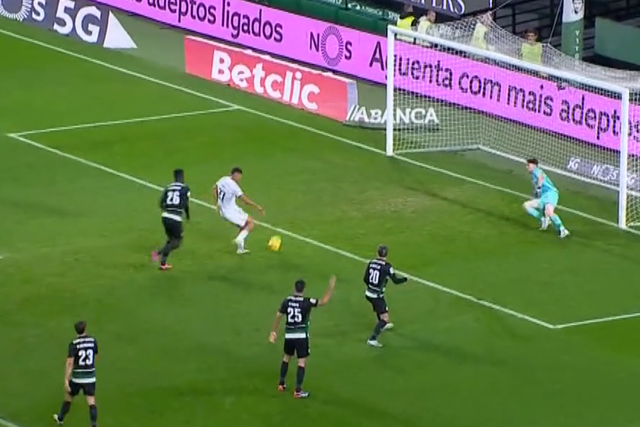 VÍDEO: falhanço inacreditável de Danilo Veiga em Alvalade