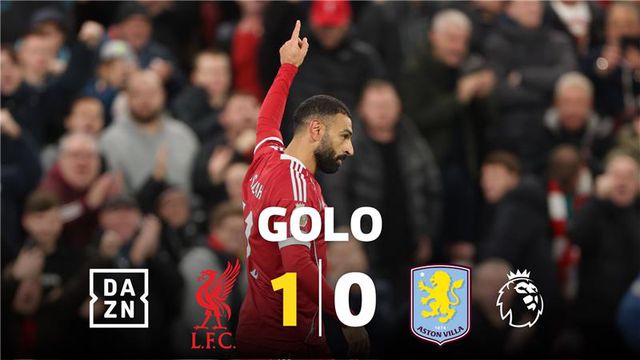 Inacreditável! Dibu Martínez facilita (e muito) e oferece golo a Salah