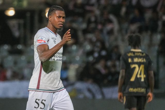 Camisola 55 puxou a si todo o protagonismo e apontou um 'hat trick' - Foto: Carlos Barroso/LUSA