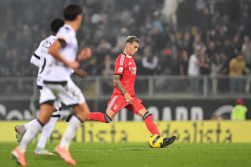 Enzo Barrenechea foi eleito o melhor em campo no Vitória-Benfica - Foto: Kapta+/Rogério Ferreira