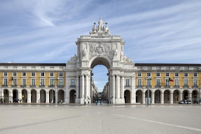Sismo que atingiu Lisboa, seguido de tsunami e incêndios, ocorreu há precisamente 270 anos