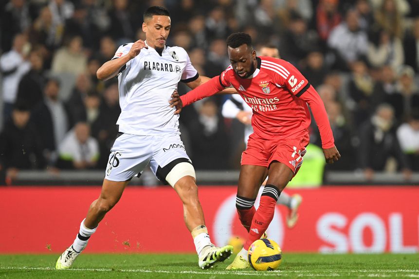 Lukebakio na luta com Rodrigo Abascal  - Foto: Rodrigo Ferreira/Kapta+