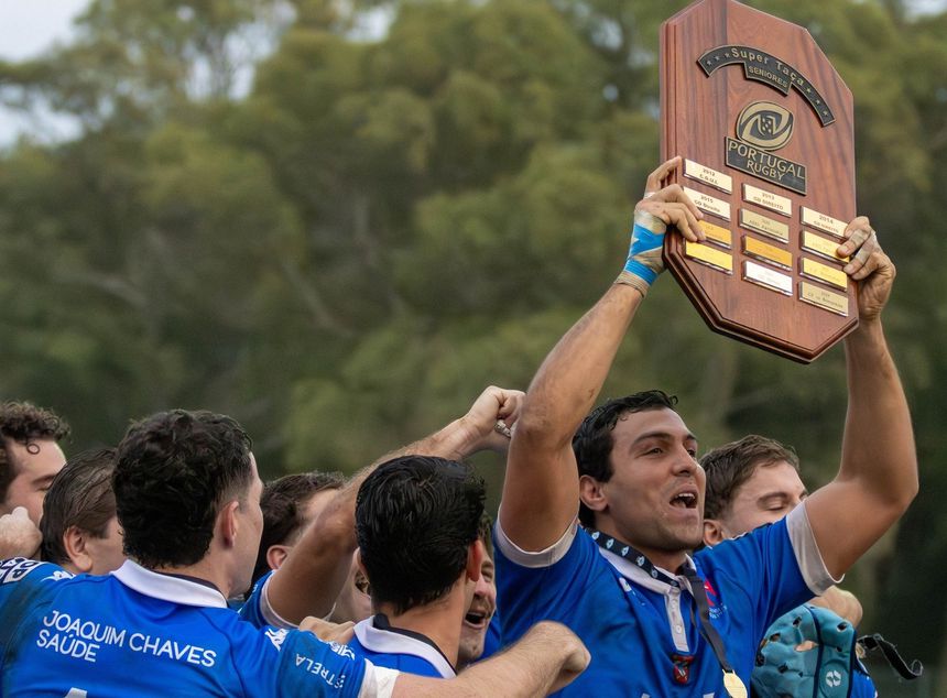 Belenenses ergue Supertaça 2025 (Facebook/FPR)