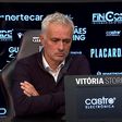 Mourinho e a primeira parte: «Encalhámos ali um bocado»